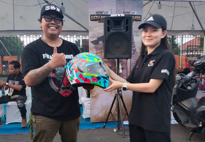 Salah satu peserta dari komunitas dapat hadiah helm AGV di MAXI Day 2025 Kudus