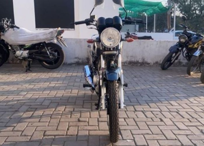 lampu depan Yamaha YB125Z DX model 2025 masih pakai halogen