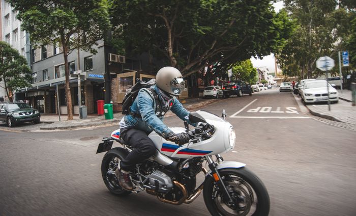 BMW R Nine T Racer, salah satu motor masa kini yang mengadopsi style cafe racer