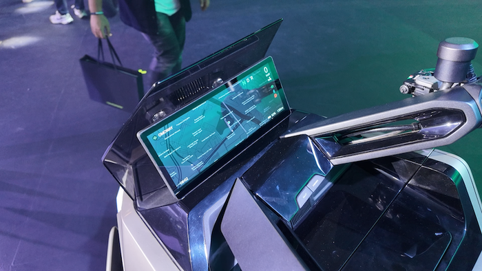 Omo X hadir dengan fitur navigasi digital dan panel instrumen canggih