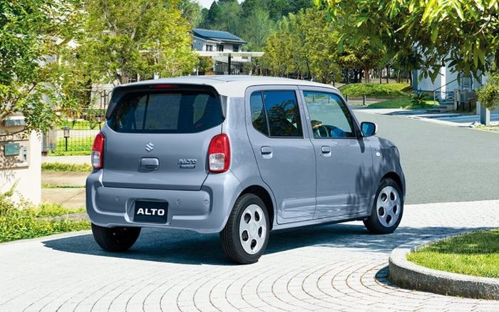 tampak buritan Suzuki Alto 2025