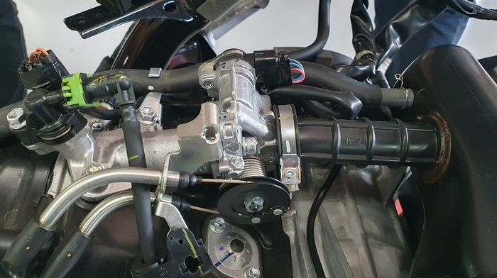 Salah satu kunci konsistennya performa Yamaha Gear Ultima 125 ini adalah sensor injeksi yang makin lengkap, kini mirip MAXI Yamaha.