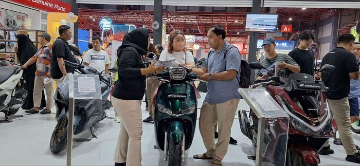 Honda Stylo 160 dijadikan spot foto favorit pengunjung 
