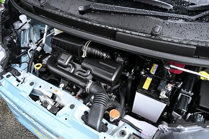 Secara spek, Daihatsu Move X dapat mesin tiga silinder KF tanpa turbo.