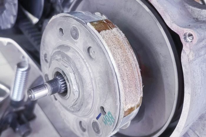 Kampas ganda di motor matic