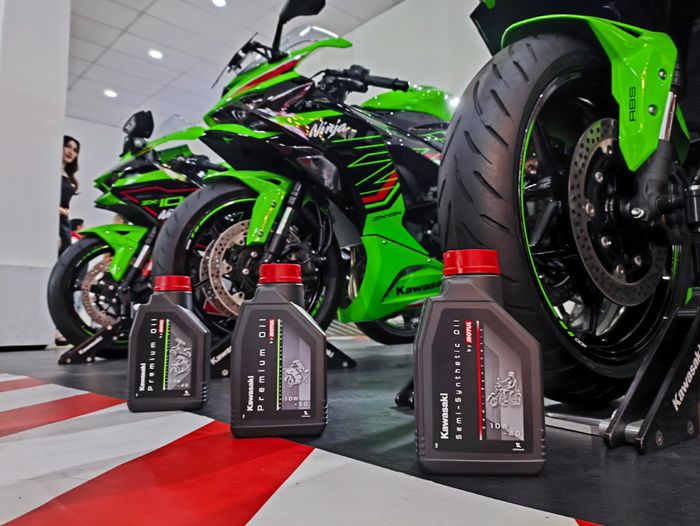 Kawasaki derkolaborasi dengan Motul luncurkan dua oli mesin baru