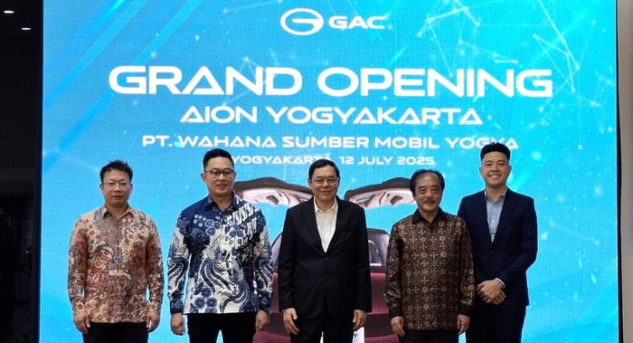 Seremoni peresmian dealer GAC Yogyakarta