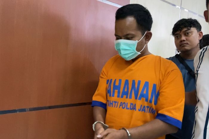 MF (27), pelaku pembunuhan dan perampokan terhadap lansia Mirza (63) yang tak lain keponakan korban