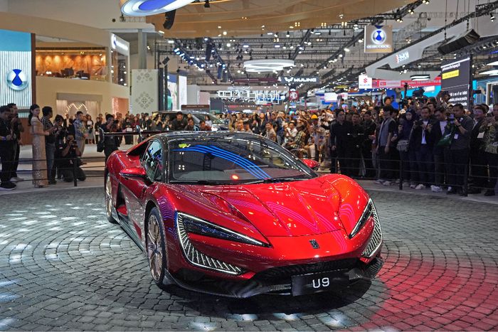 Mobil listrik premium asal China BYD YangWang U9.