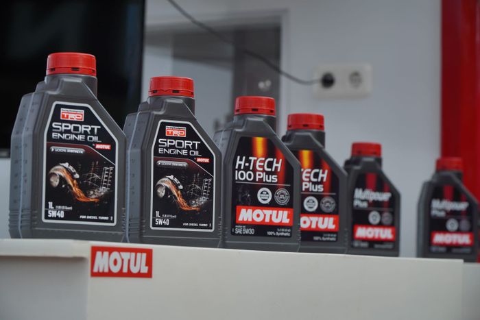 TRD Sport Engine Oil dari Motul SAE 5W-40