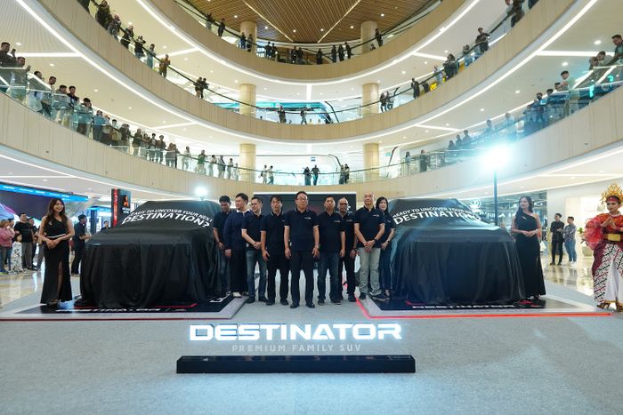 Launching All New Mitsubishi Destinator di Tunjungan Plaza 6, kota Surabaya, Jawa Timur