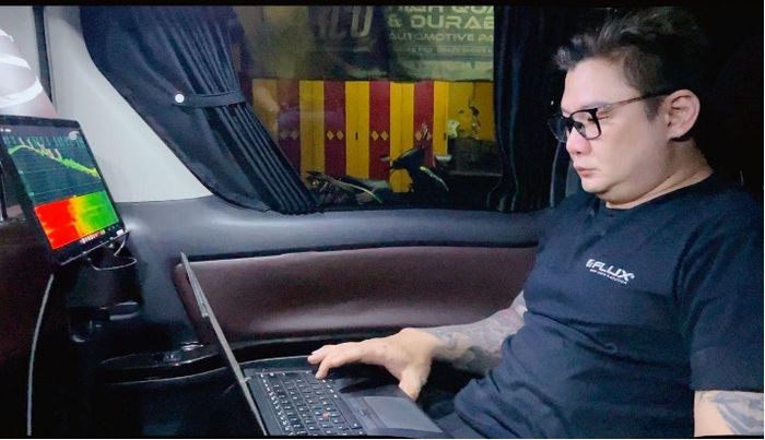 Proses Tunning Audio professional yang dilakukan oleh owner Xtreme Car Audio Pondok Cabe Tangsel