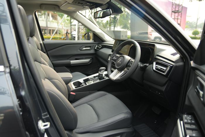 Interior Mitsubishi Destinator