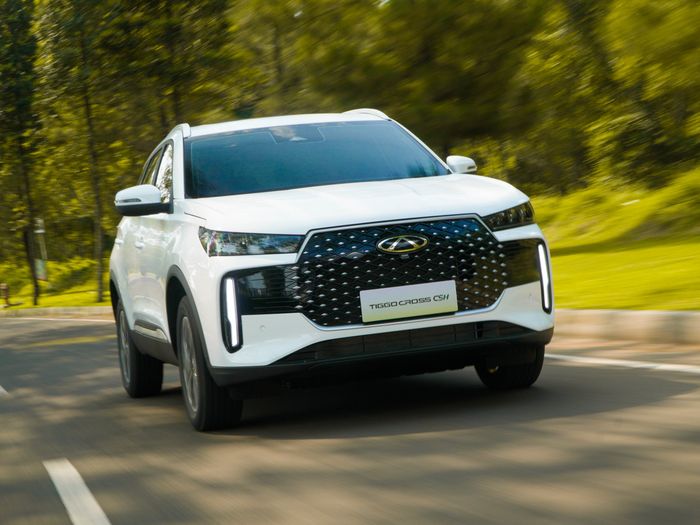 Chery Tiggo Cross CSH Hybrid Comfort yang meluncur di ujung GIIAS 2025