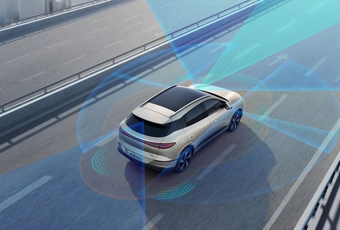 seluruh varian BYD Sealion 06 dilengkapi sistem DiPilot 100