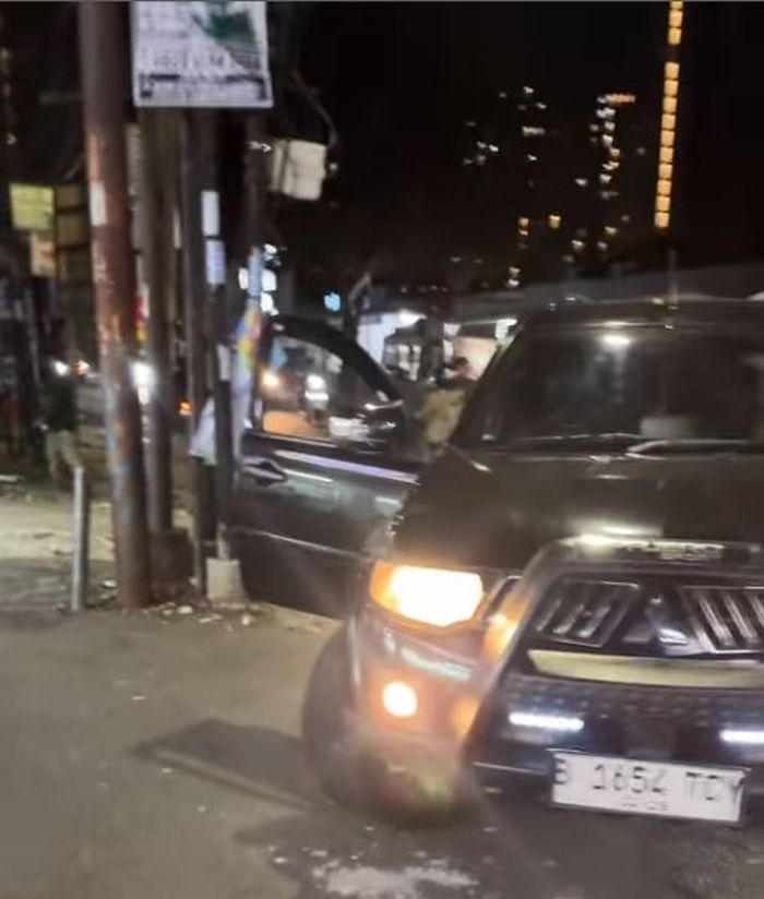 Mitsubishi Pajero Sport nopol B 1654 TCY milik pria paruh baya ngamuk pamer pistol dan mengaku aparat di Pondok Aren, Tangerang Selatan