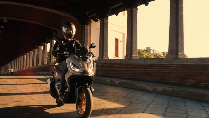 Fitur lebih melimpah dari ADV160