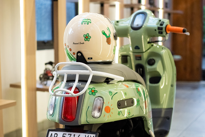 Tampak dekat Fazzio Hybrid bertema mikroorganisme dari belakang.