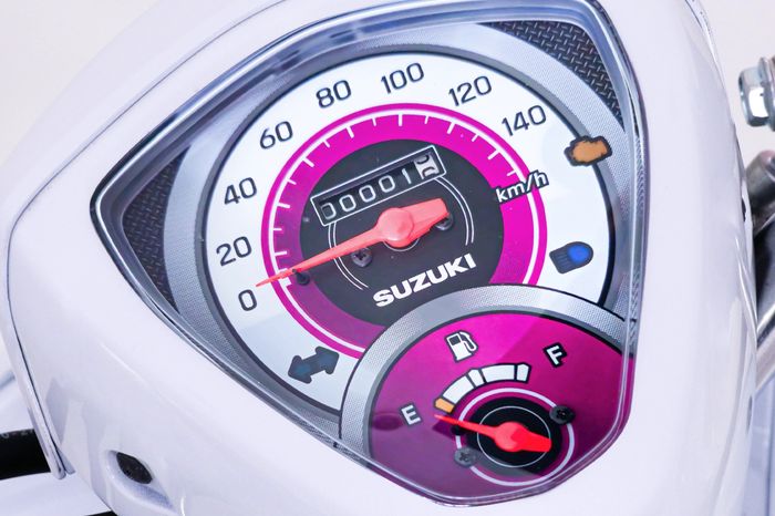 Panel instrumen full analog, terkesan jadul