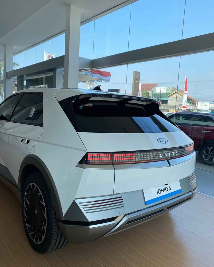 Dealer Hyundai di Jakarta Selatan saat ini menawarkan diskon menarik untuk Hyundai Ioniq 5 Signature Long NIK 2024