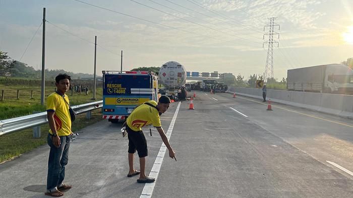 TKP kecelakaan Tpol Solo-Ngawi yang libatkan 3 kendaraan