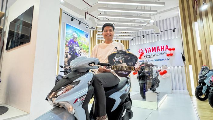 Setia gunakan Mio Sporty selama 16 tahun, Aditya (35) asal Bogor, Jawa Barat diganjar Yamaha Gear Ultima gratis