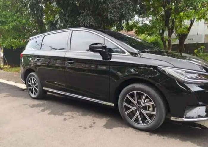 Permintaan terhadap mobil listrik bekas di pasar otomotif khususnya di Jakarta terus menunjukkan peningkatan.