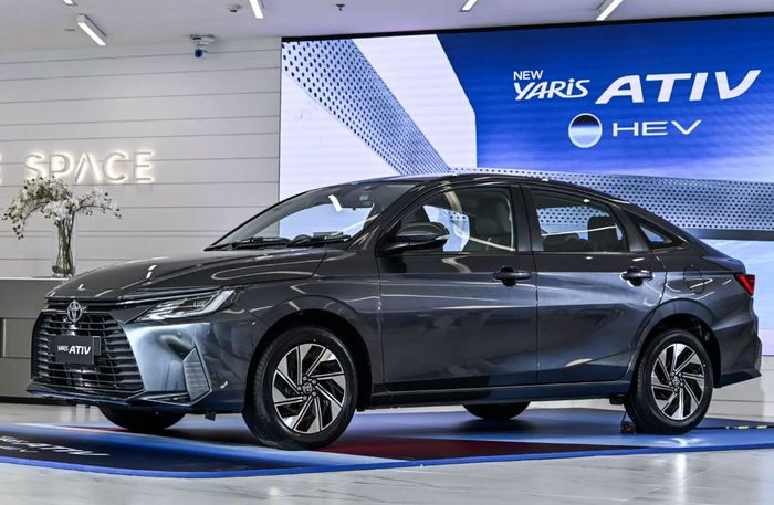 Toyota Yaris Ativ HEV Premium yang tampilannya lebih kalem