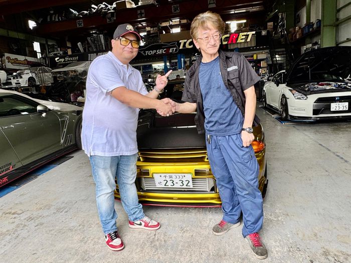 Andre Mulyadi, Project Director IMX 2025 (kiri) dan Kazuhiko 'Smokey' Nagata, Tuner bengkel Top Secret Jepang