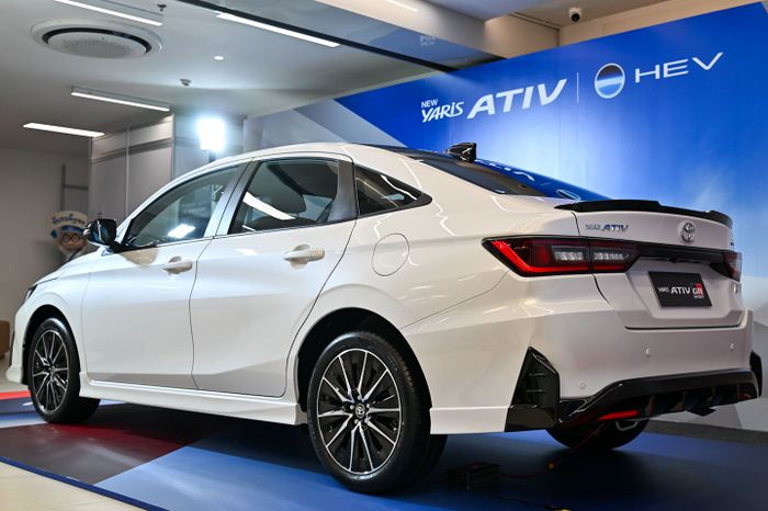 Buritan Toyota Yaris Ativ GR Sport makin ganteng.