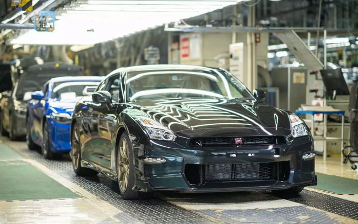 Nissan GT-R Premium Edition T-Spec Midnight Purple, unit terakhir R35 yang diproduksi