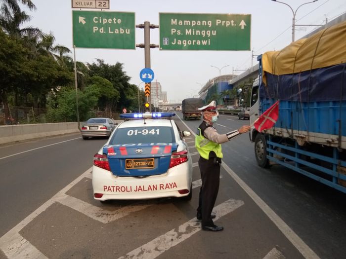Exit tol Cipete-Pondok Labu akan ditutup sementara tiap sore hari dewi kewarasan mental pengguna Jalan TB Simatupang, Jakarta