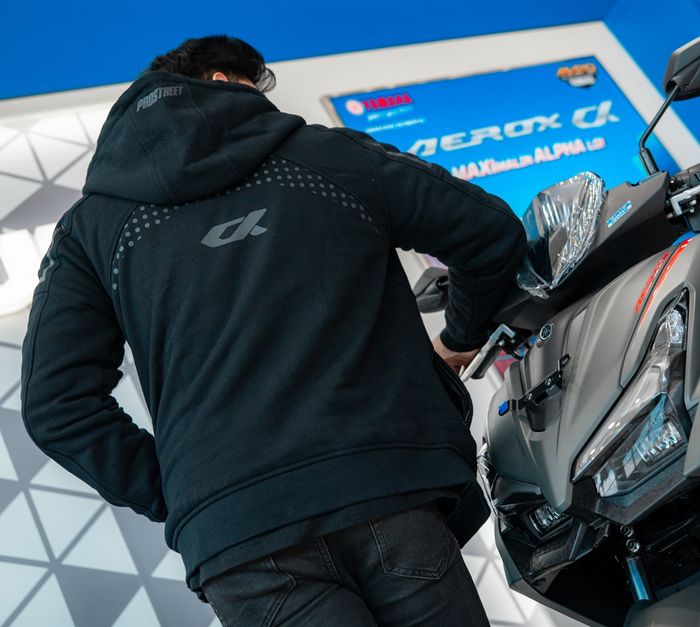 Desain bagian belakang hoodie Yamaha X Pro Street minimalis namun terlihat sporty