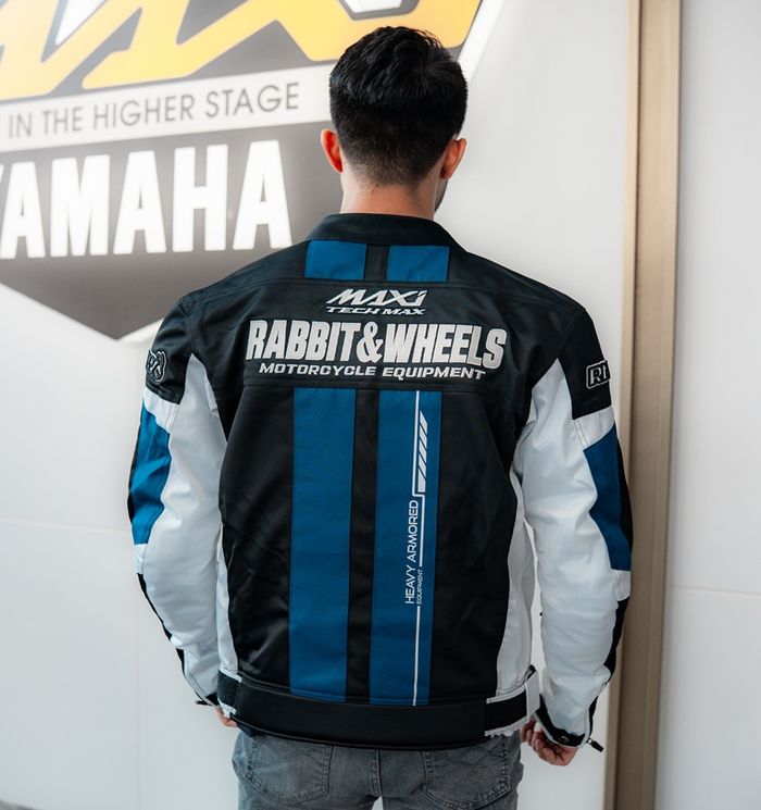 Tampak belakang jaket Yamaha X Rabbit &amp; Wheels