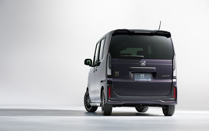 Buritan Honda N-BOX Custom.