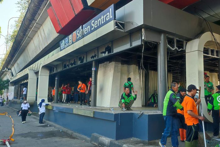 Kondisi Halte TransJakarta Sentral Senen Jakarta