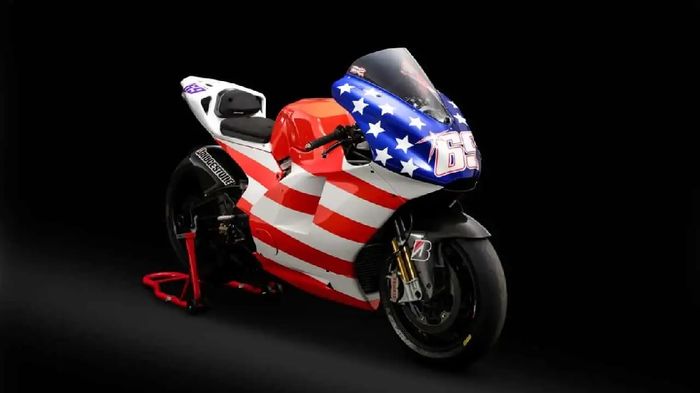 Ducati Desmosedici GP8 tahun 2008 dengan livery 
