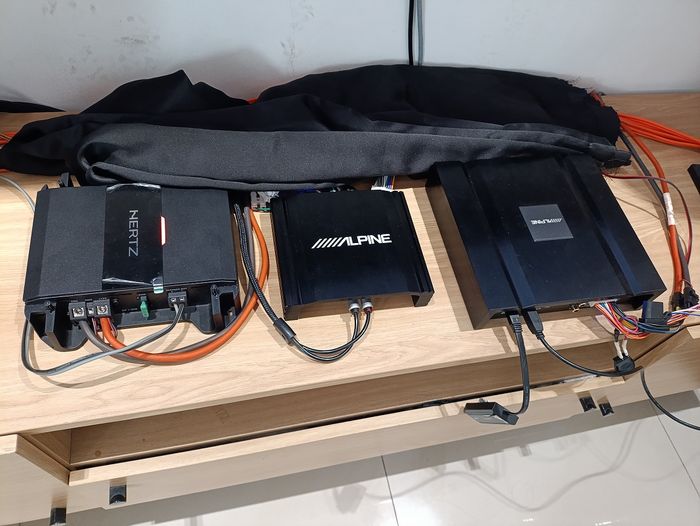 Power processor Alpine yang dijual Maistro Audio