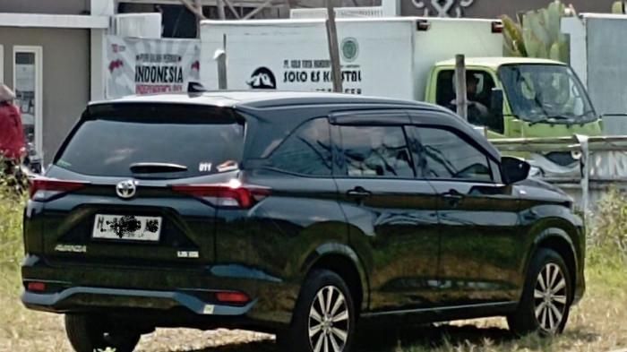 Toyota Avanza, mobil operasional bank Jateng yang ditinggalkan Anggun Tyas di kawasan Colomadu, Karanganyar untuk melarikan uang Rp 10 miliar