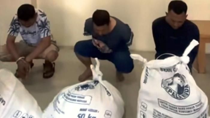 Uang hasil pencurian yang dibawa kabur pelau dibungkus pakai karung