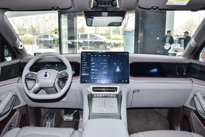 Tampilan kabin depan