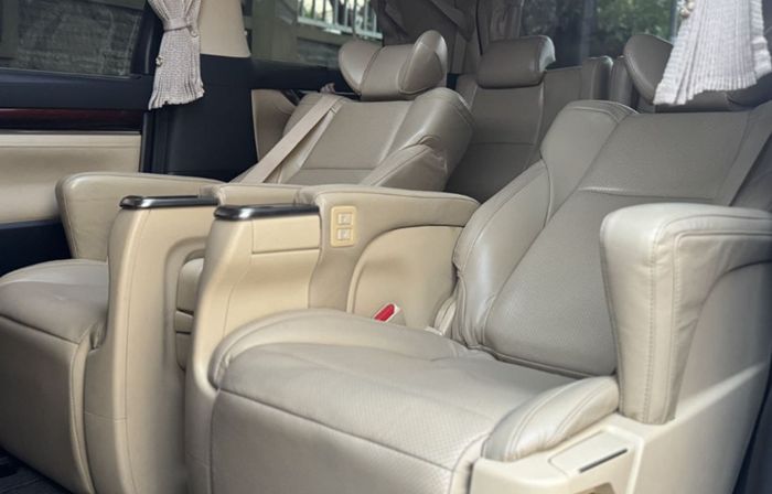 Toyota Alphard Bekas Tipe G 2015