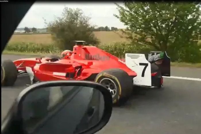 Polisi Republik Ceko berhasil menangkap pengemudi mobil Formula 1 (F1) yang sudah 6 tahun jadi misteri karena berkeliaran di jalan raya umum