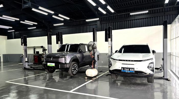 Layani servis termasuk mobil listrik