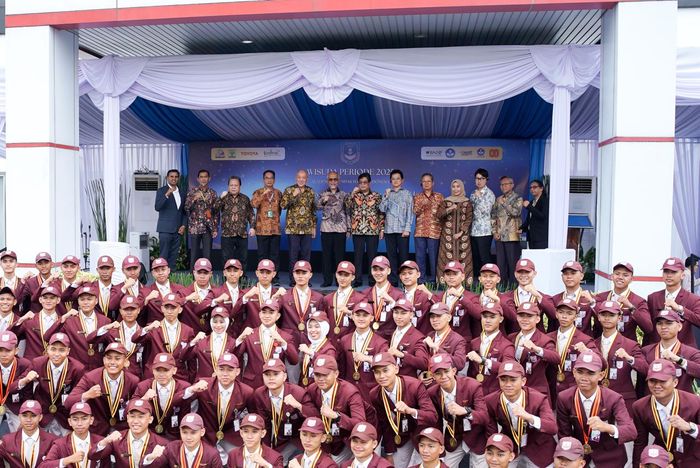 Tujuh puluh wisudawan AKTI tahun 2025