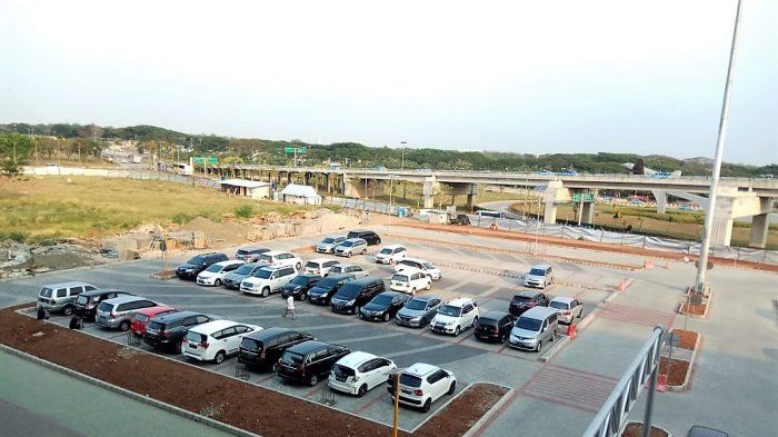 Parkir mobil reguler di terminal 3 bandara Soekarno-Hatta