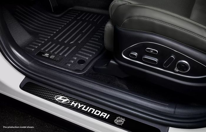 door siil Hyundai Palisade NHL Edition yang bisa dibubuhi logo klub NHL favorit konsumen