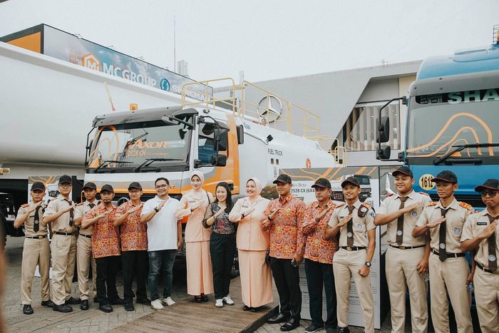 PT Daimler Commercial Vehicles Indonesia (DCVI) dan SMK 1 Angkasa Jakarta