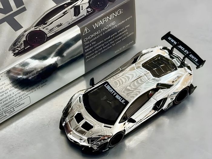 Diecast 1:64 Lamborghini Aventador Chrome Edition kembaran mobil 1:1 milik Raffi Ahmad yang bakal dihadirkan Liberty Walk di IMX 2025