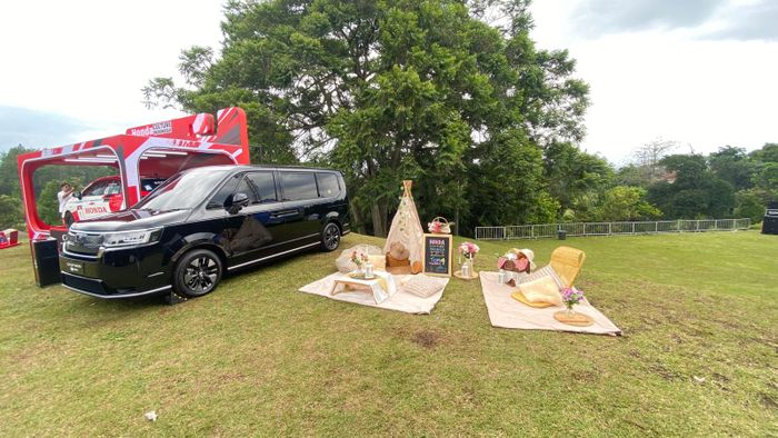 Beragam komunitas Honda lintas model dan generasi hadir menampilkan identitas unik mereka, dari Brio hingga Odyssey. Setelah Palembang &amp; Bandung, roadshow akan melanjutkan perjalanan ke berbagai kota hingga berpuncak di Jakarta, 15&ndash;16 November 2025.